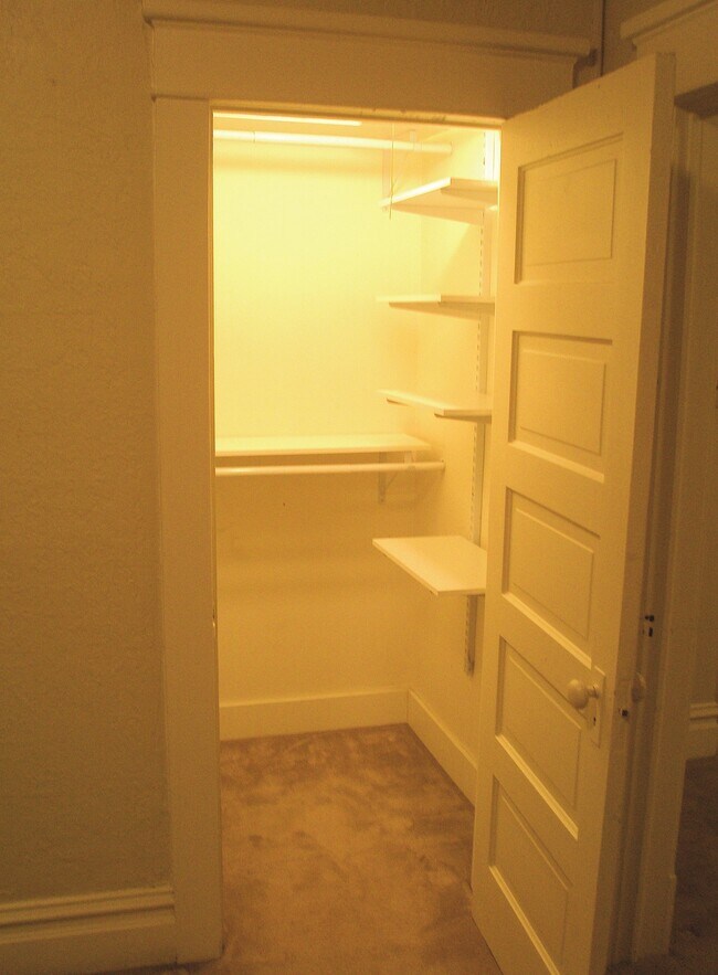Building Photo - 202 K St