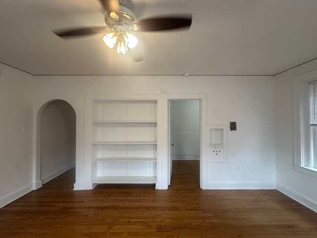 Living Room - 809 E Kingsley St