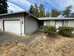 Building Photo - K74-LO Duplex