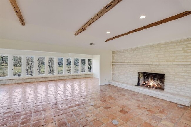 Building Photo - 202 Lazy L Ln