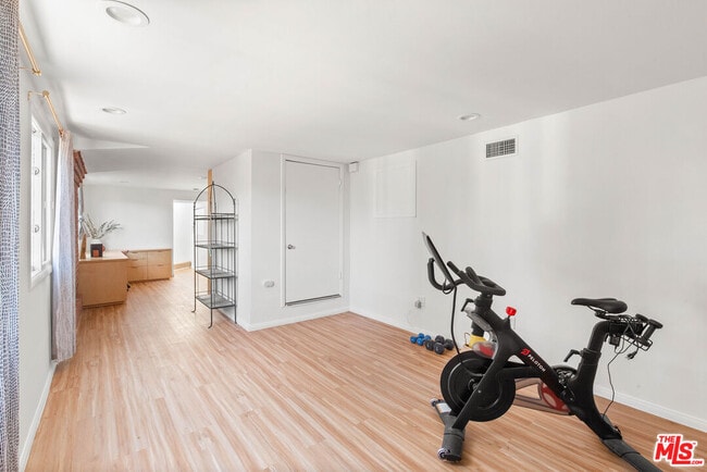 Building Photo - 4849 San Rafael Ave