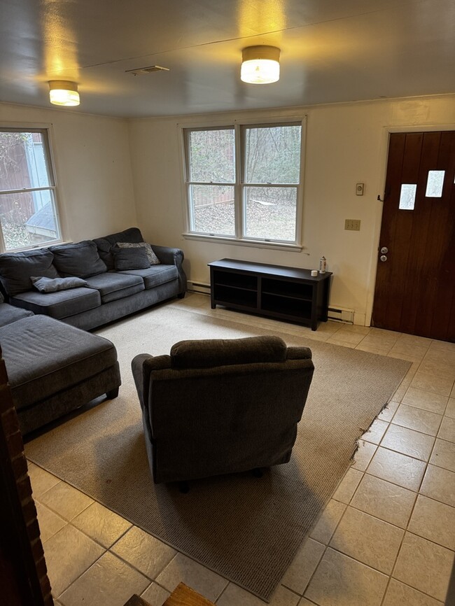 Building Photo - 215 Clark Rd