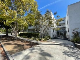 Building Photo - 901 10th St