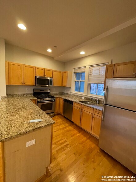 Building Photo - 108 2nd St