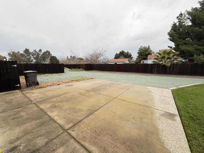 Building Photo - 3 Bed 1 Bath on a quiet country road