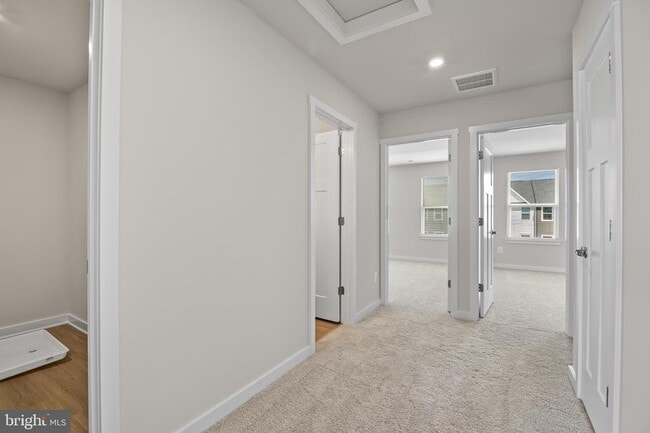 Building Photo - 21 Lyriq Ct
