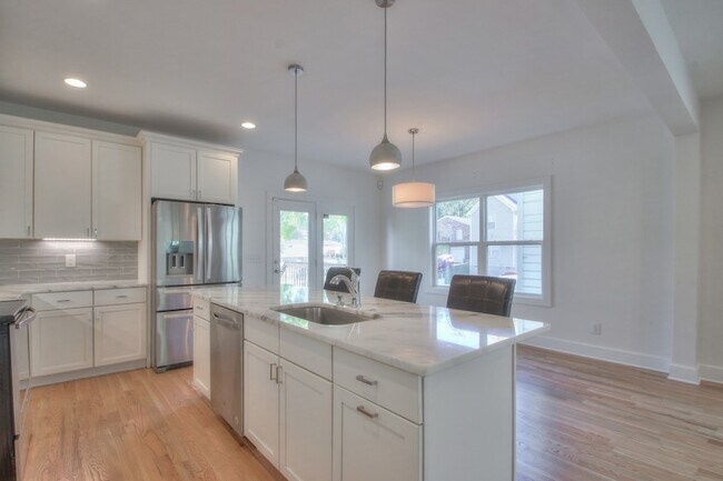 Building Photo - 1710 Nubell St