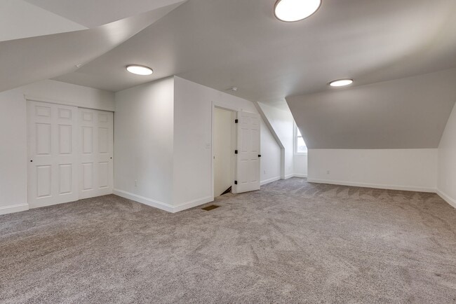 Building Photo - 19 Allen St