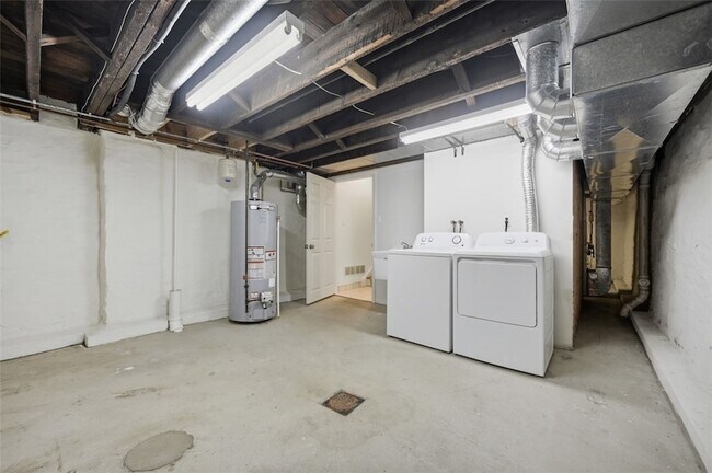 Building Photo - 326 Hailman St