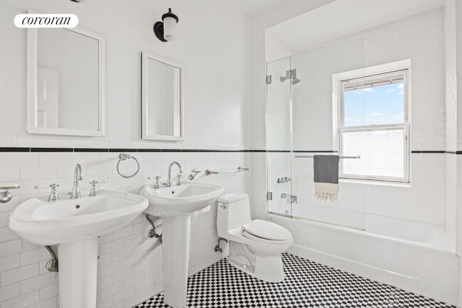 Building Photo - 52 Midwood St
