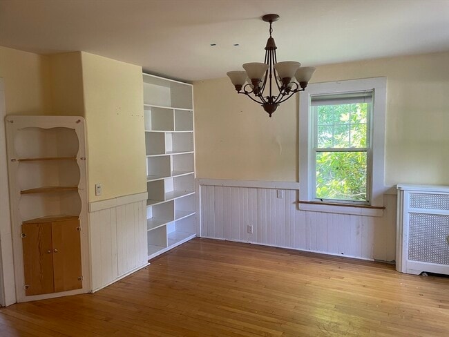 Building Photo - 40 Butts St