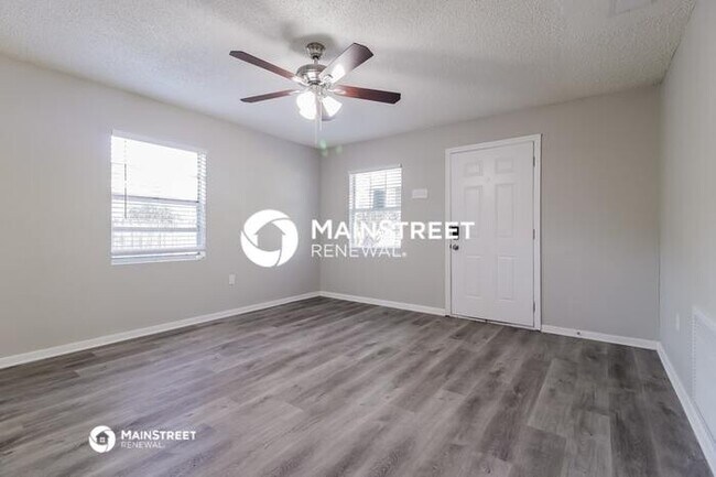 Building Photo - 3 Bedroom Pet-Friendly Home in SANFORD, FL with Main Street Renewal
