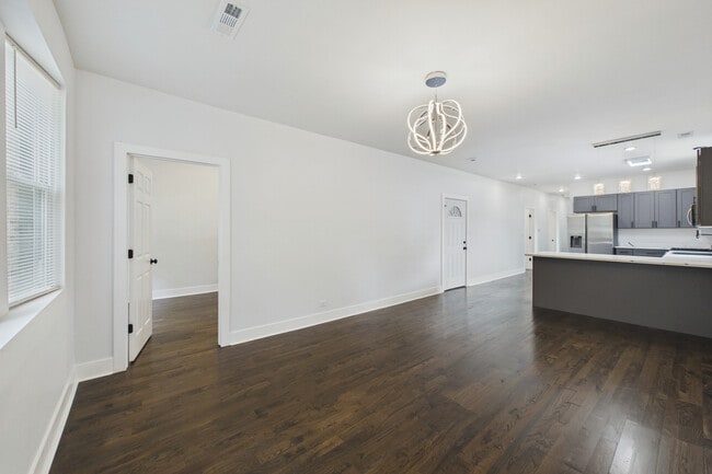 Building Photo - 7919 S Ellis Ave