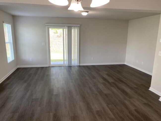 Building Photo - 3 Bedroom Wiggins Village