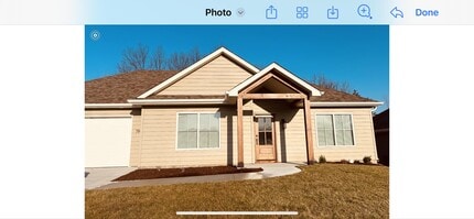 Building Photo - 190 N Luna Ln