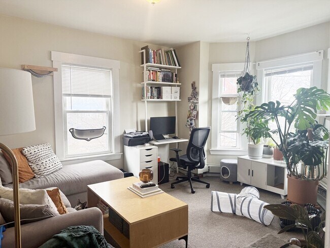 Building Photo - 37 Prospect St Ave