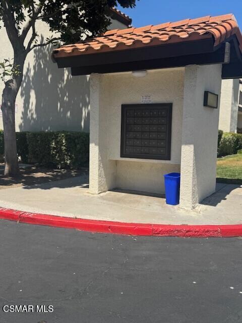 Building Photo - 5624 Las Virgenes Rd