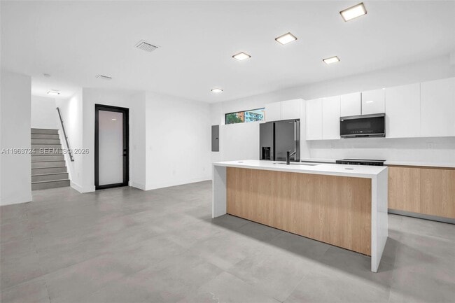 Building Photo - 919 NW 55th St