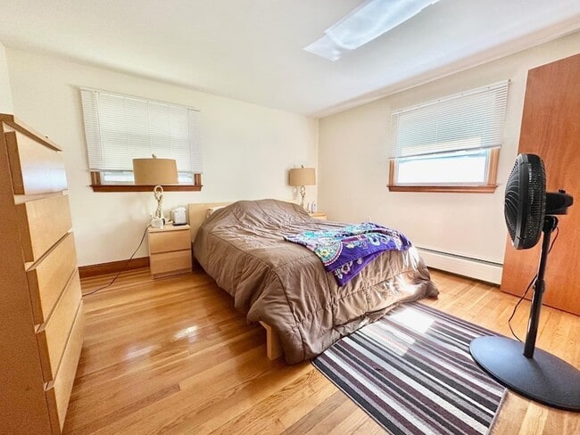 Building Photo - 10 Roulston Rd