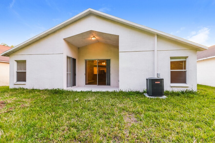 Building Photo - 29611 Birds Eye Dr