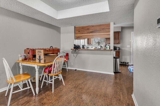 Building Photo - 3808-3814 Coates Circle