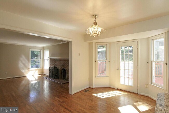 Building Photo - 4269 Exeter Dr