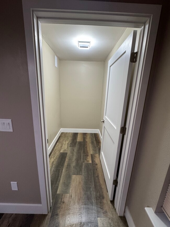 Building Photo - 1919 Summer Club Dr