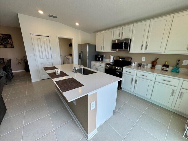 Building Photo - 2405 Bluestone Rd