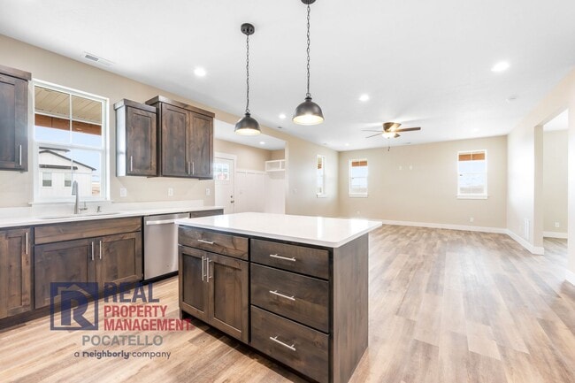 Building Photo - Brand New Construction 4 Bed 3.5 House - 2...