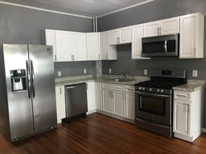 Building Photo - 4 bedroom, 1 bath
