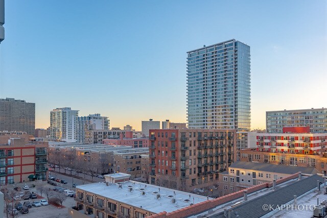 Building Photo - 1600 S Prairie Ave