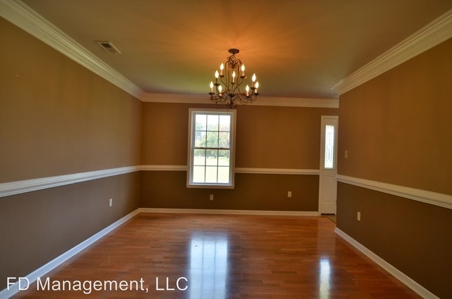 Building Photo - 4 br, 2.5 bath House - 92 Forrest Road