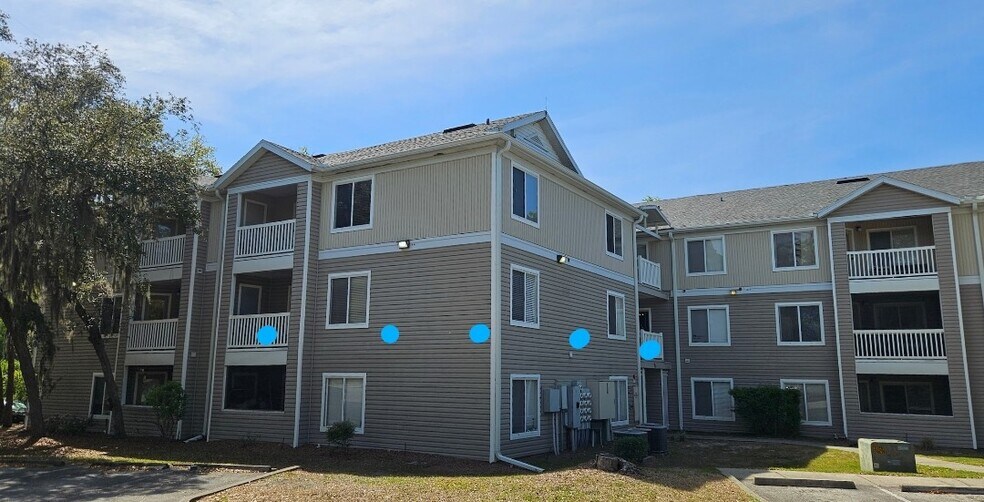Building 2nd floor - 4215 SW 22nd Ln