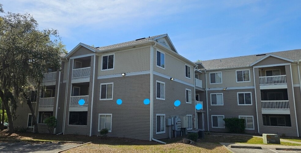 Building Photo - 4215 SW 22nd Ln