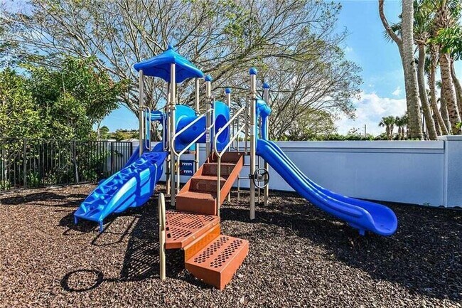 Building Photo - 552 Sanderling Cir