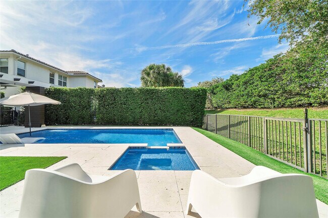 Building Photo - 12015 NW 83rd Pl