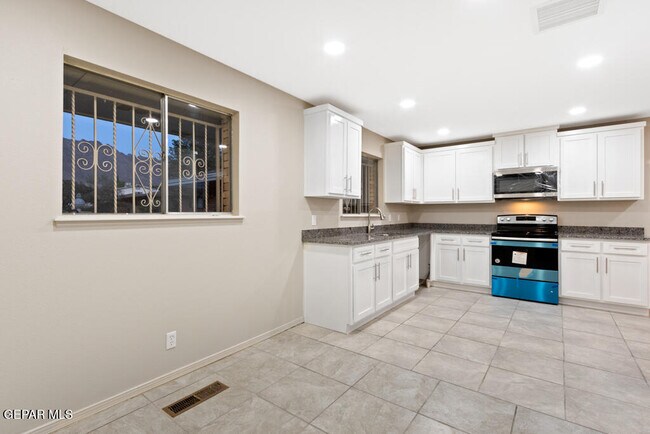 Building Photo - 5833 Burning Tree Dr