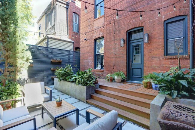 Building Photo - 415 Whitaker St