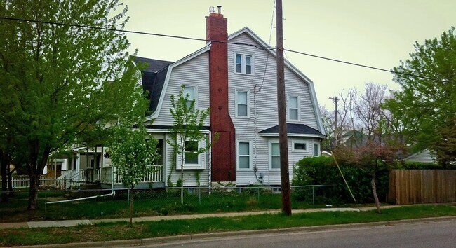 Building Photo - 3145 5th Ave S
