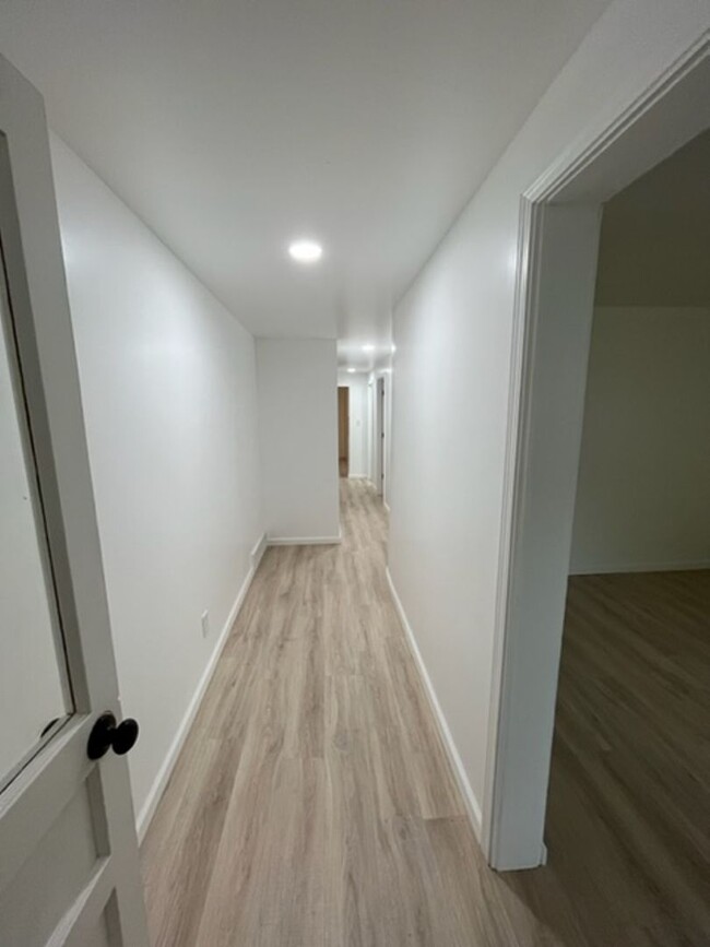 Building Photo - 4903 Sciota St