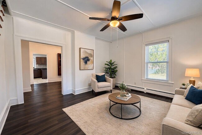 Building Photo - 24 Bennett St