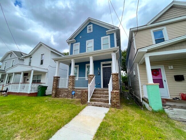 Building Photo - COME MEET YOUR NEW HOME! BRAND NEW & UPDATED!