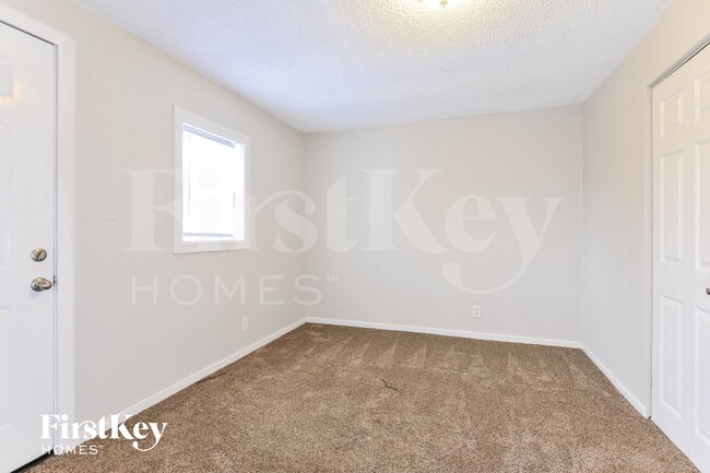 Building Photo - 1412 Vero Dr