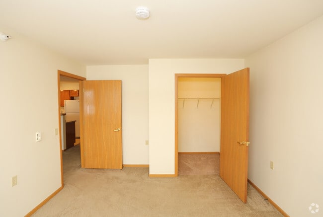 Bedroom - Kenosha Commons