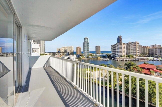 Building Photo - 137 Golden Isles Dr