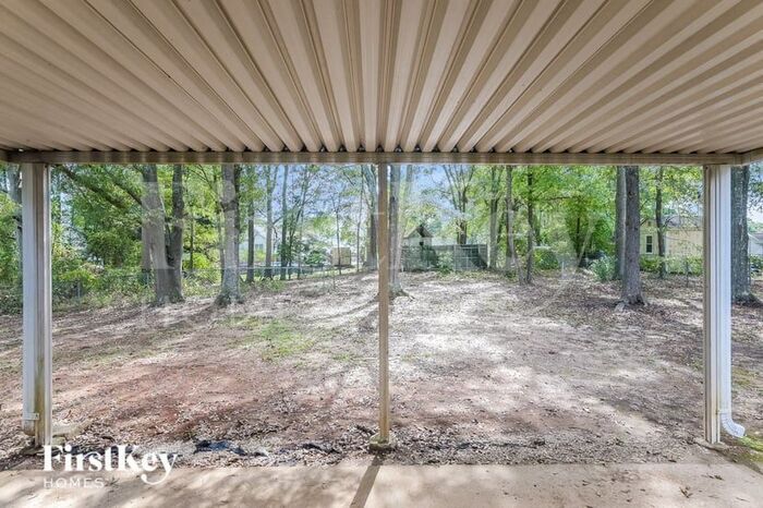 Building Photo - 484 Rhett Dr