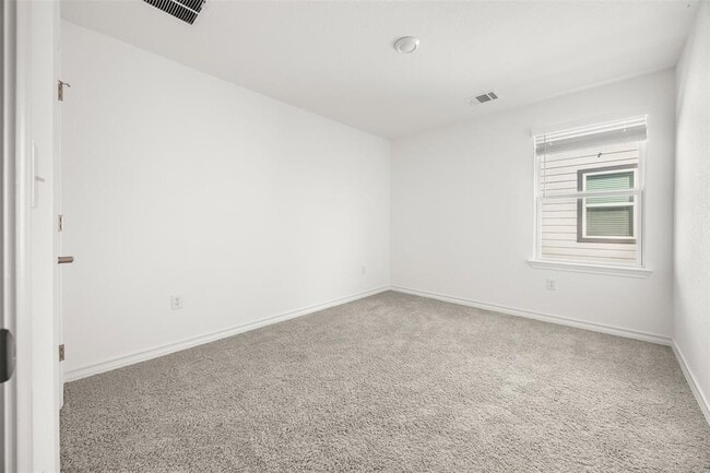 Building Photo - 13707 Manhattan Dr