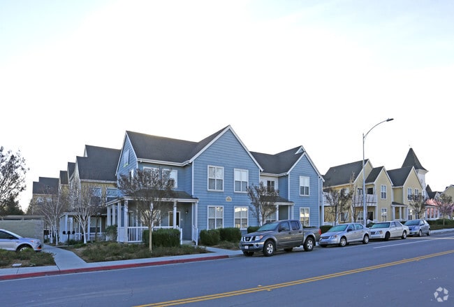 THE VINEYARDS Gilroy, CA Apartment Finder