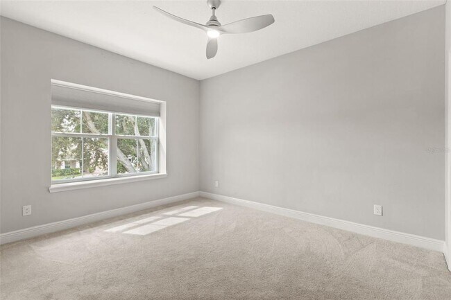 Building Photo - 2813 Roseglen Way