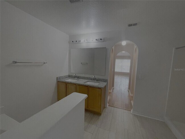 Building Photo - 4535 SW 42nd St